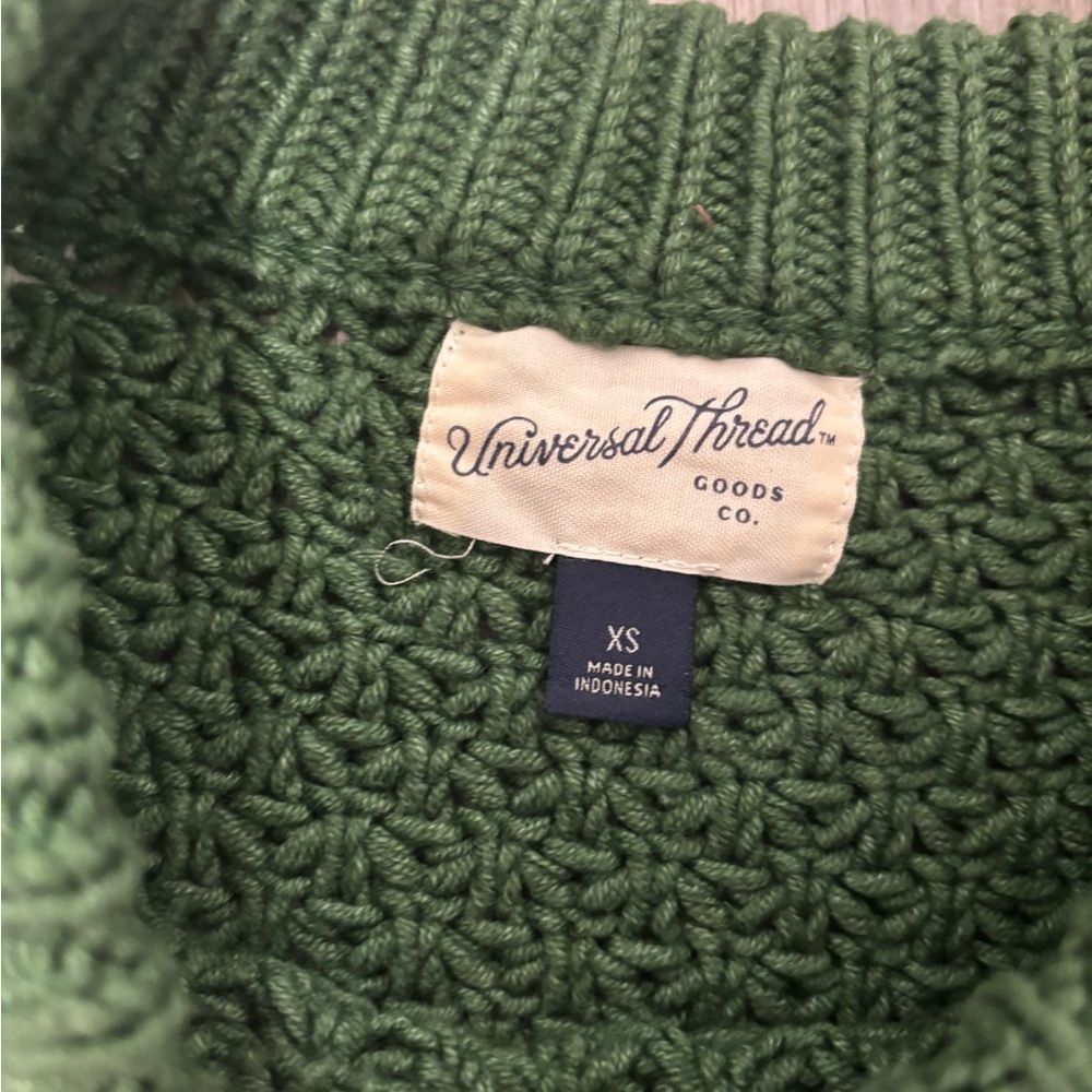Target Universal Thread Green Sweater - Picture 3 of 3